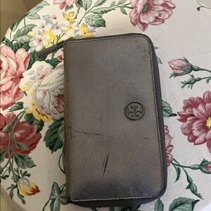 Tory Burch Textured Gray Wallet